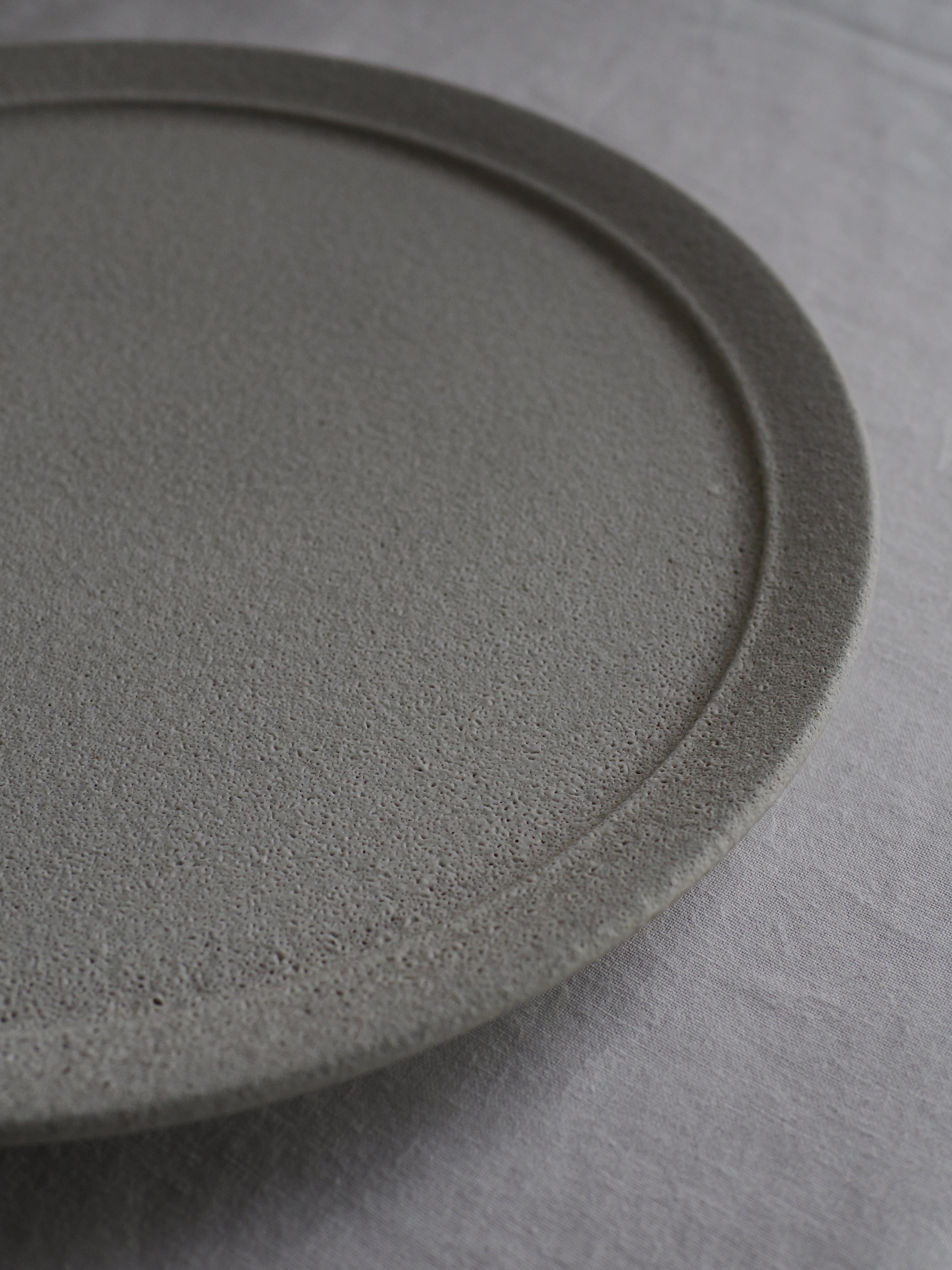 rim plate (L) / mushimegane books.