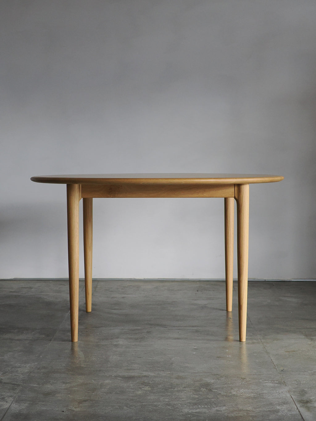ST016 #Round Table