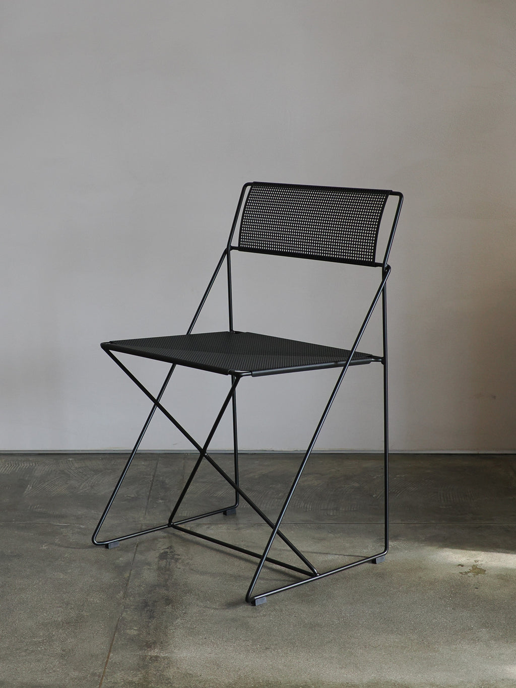 X-LINE CHAIR